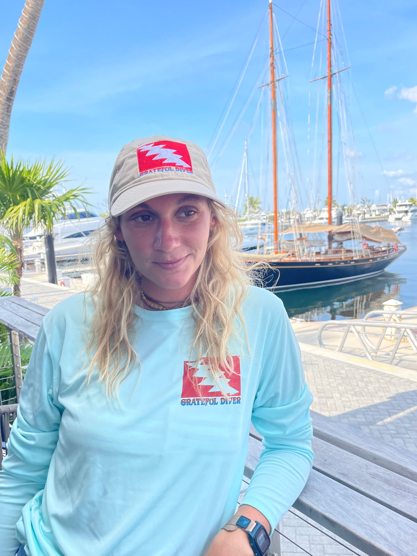 Grateful Diver Floppy Dad Hat (2 Colors Available)