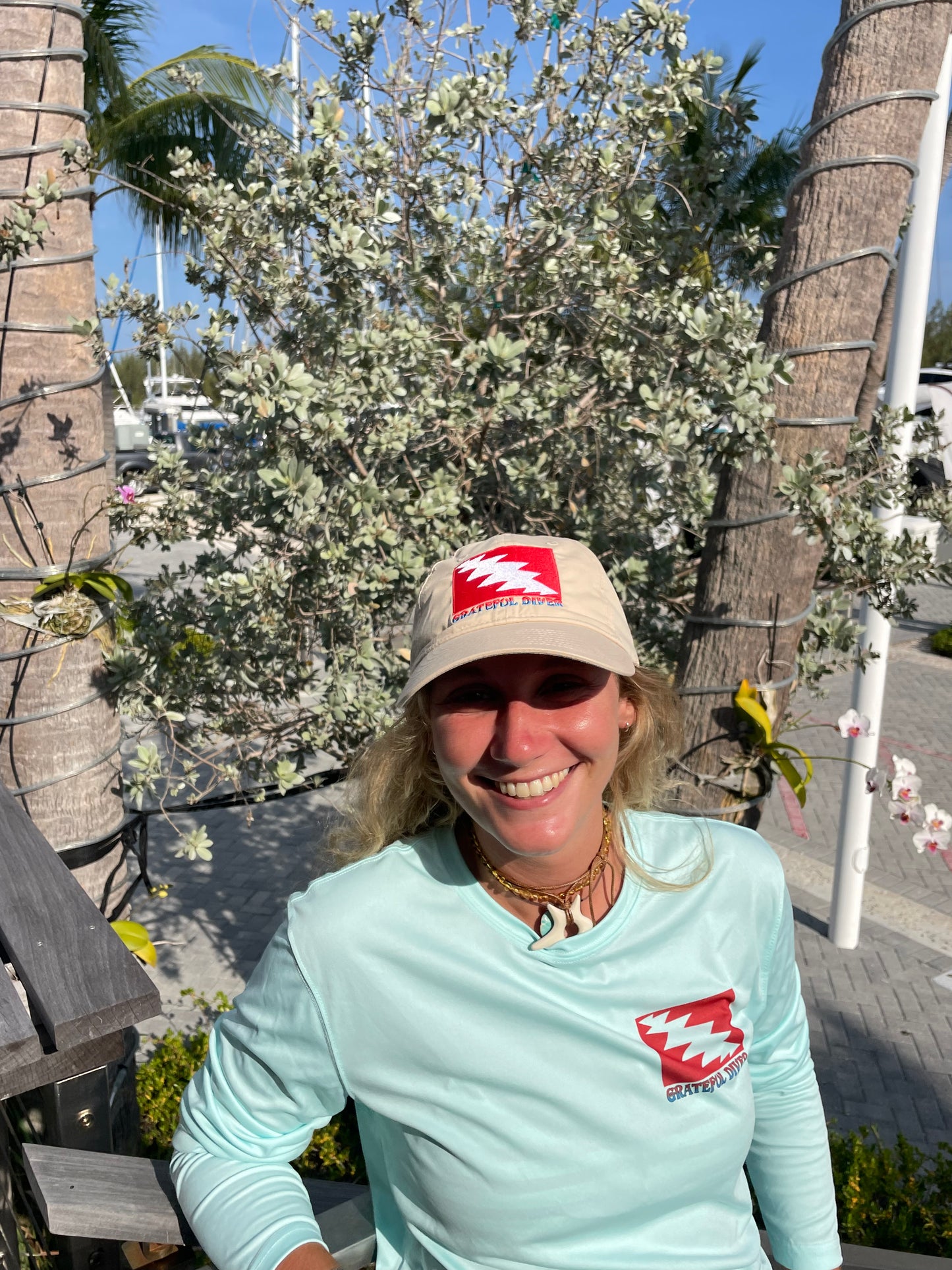 Grateful Diver Floppy Dad Hat (2 Colors Available)